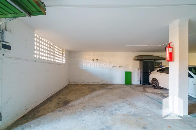 Foto 0cb56893-9298-43aa-a0a7-87a4fc24320e. Semi detached house with parking in El Poal Castelldefels