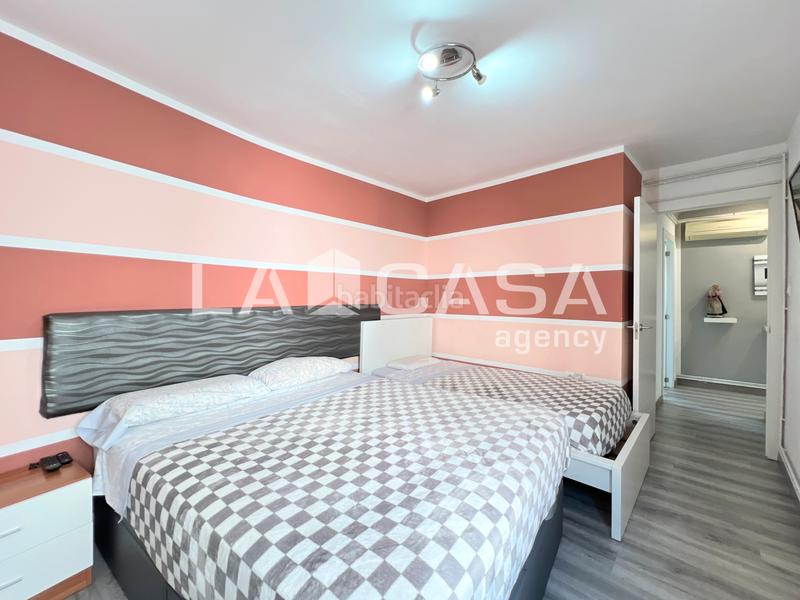 Foto c35596bc-591d-442c-8963-6cb7bd534635. Attico con riscaldamento in Roquetes Barcelona