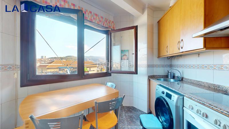 Foto 81b73285-0b1a-403b-bd51-892b18f5a3d2. Etagenwohnung mit heizung in Burtzeña Barakaldo