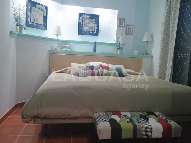 Foto 338b8800-2cdf-49f2-ae35-90c4bcbbedb1. Casa adossada amb aparcament a Bajadilla - Fuente Nueva Algeciras
