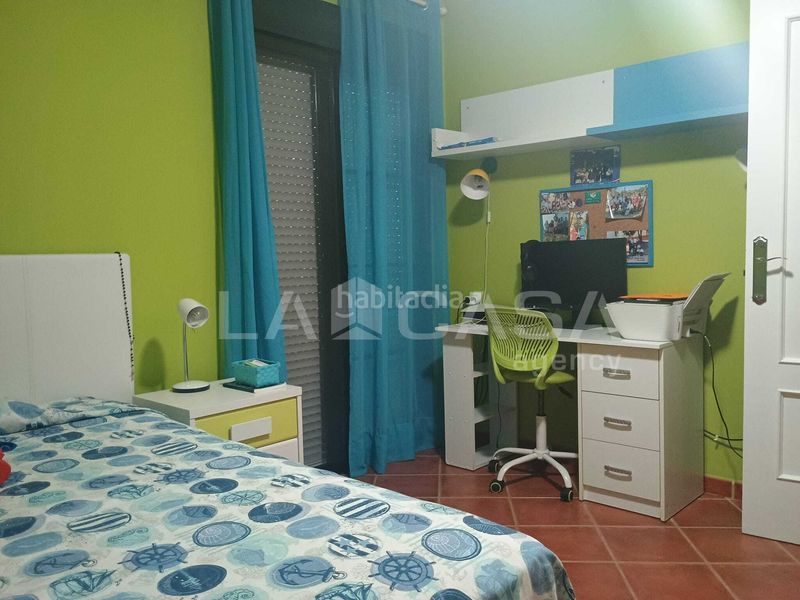 Foto 3c882ad2-fa04-4498-8504-c47434b1d026. Casa adossada amb aparcament a Bajadilla - Fuente Nueva Algeciras