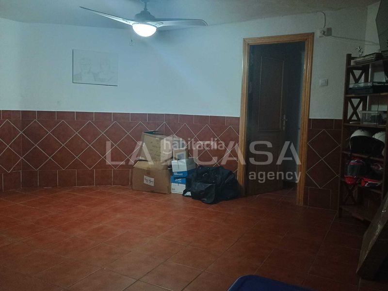 Foto 55c74661-f7c8-433b-8592-2905c5b4e892. Casa adossada amb aparcament a Bajadilla - Fuente Nueva Algeciras