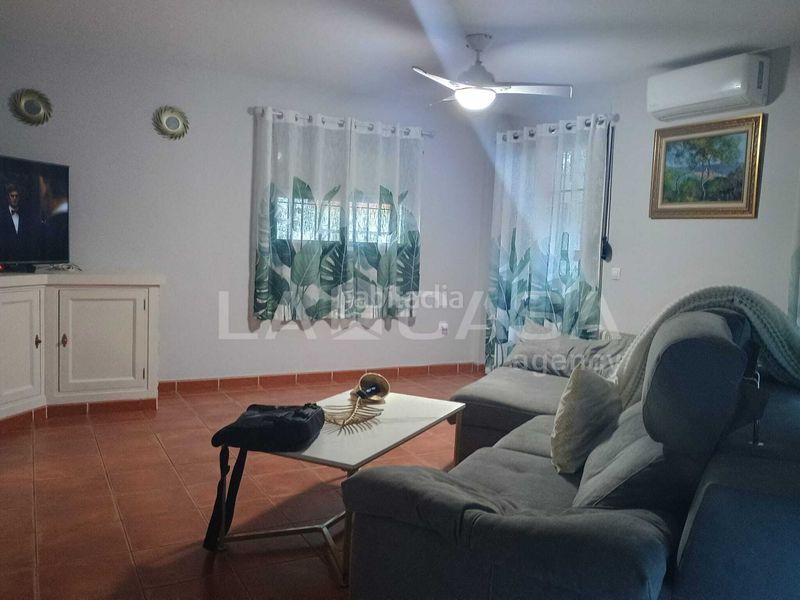 Foto 588a2583-3b08-46b7-97cb-f7c6b2781abd. Casa adossada amb aparcament a Bajadilla - Fuente Nueva Algeciras