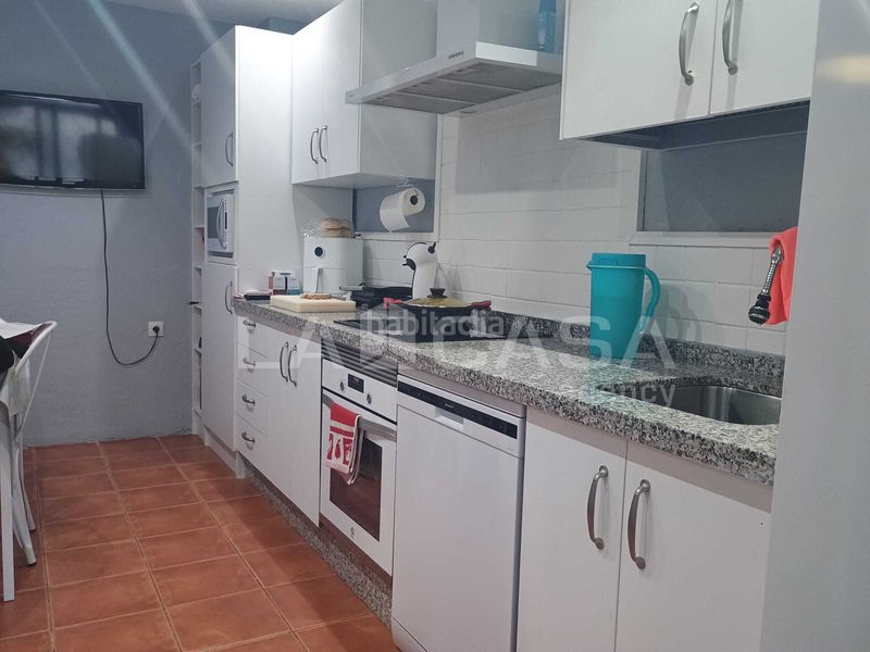 Foto b1c608fe-bfe6-47f7-ac86-a95eda5c2b54. Casa adossada amb aparcament a Bajadilla - Fuente Nueva Algeciras