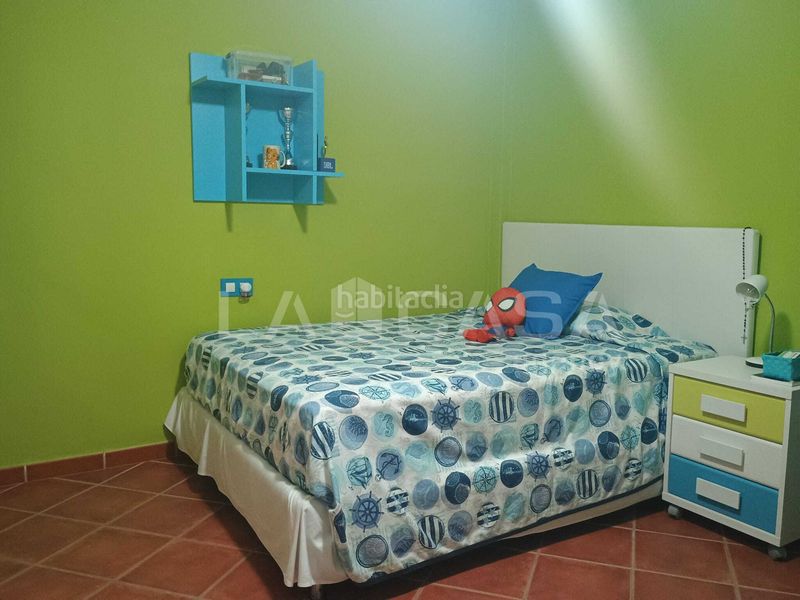 Foto e37d7594-a320-47aa-882a-af541dce6b1c. Casa adossada amb aparcament a Bajadilla - Fuente Nueva Algeciras
