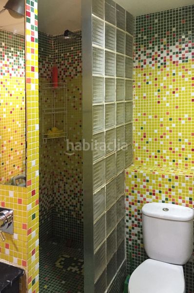 Foto fa8bd7d8-28b9-417a-a67d-59ab988b69de. Pis a Raval Barcelona