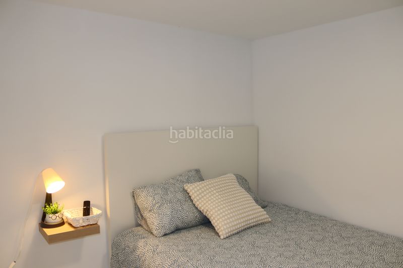 Foto 73e50f0b-402c-4f09-aed9-cc2e2f7ccc43. Planta baixa a Sants Barcelona