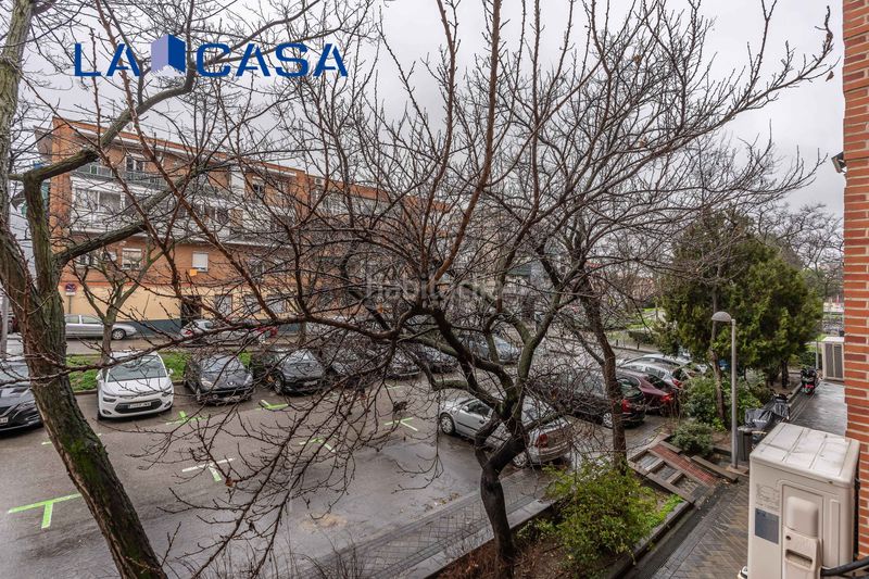 Foto 9bb541a0-4b5c-4c32-9d14-dc32eef9cbc8. Piso en Zofío Madrid