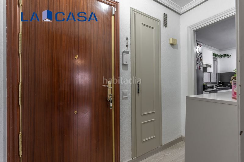 Foto ae66ad77-d227-42d5-8674-7077d2955c16. Piso en Zofío Madrid