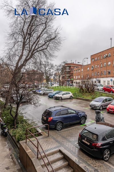 Foto affc260e-82f3-4334-94c2-95425aeba6f5. Piso en Zofío Madrid