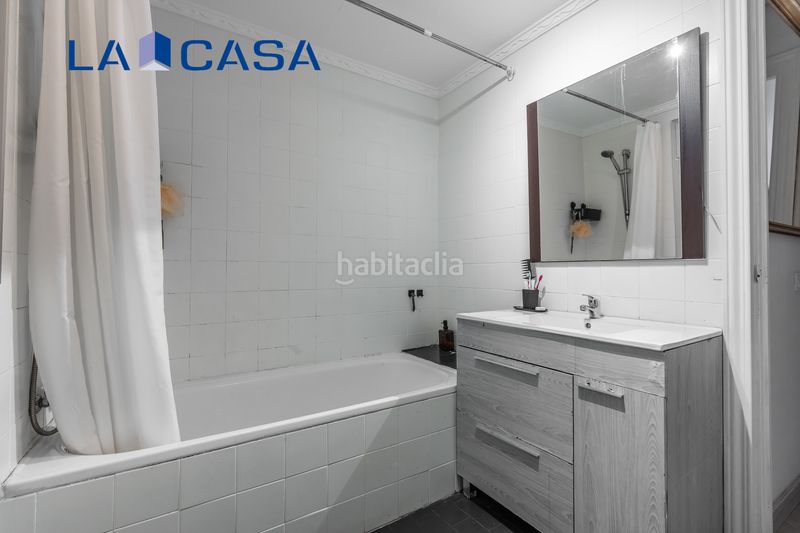 Foto cb4c8a58-3faa-411b-b0f7-f62f04ba6ea6. Piso en Zofío Madrid