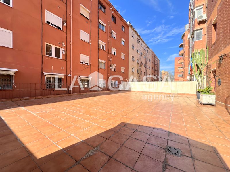 Foto 6a37a5e8-59e4-4100-a660-fe8a9ba0b67c. Pis amb calefacció a Prosperitat Barcelona