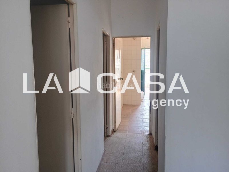 Foto 6b8346f0-4270-4b59-bc4a-17c272ce3748. Casa amb aparcament a La Granja - La Colina - Los Pastores Algeciras