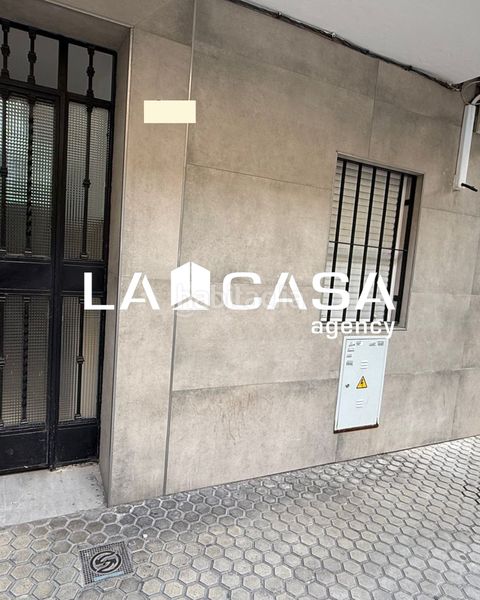 Foto 3787d4f1-4574-4742-b7e7-f9a90fe44600. Piso en El Torrejón - El Cerezo Sevilla