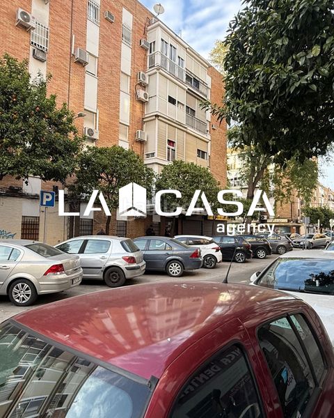 Foto 44e690a9-56da-4e71-8736-0dcd51201224. Piso en El Torrejón - El Cerezo Sevilla