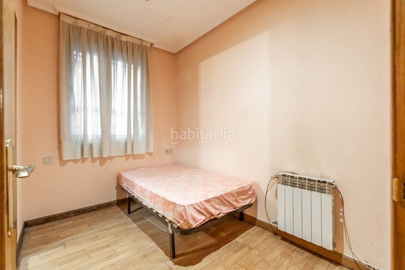 Foto 7d03717a-88d2-4b34-9463-95537af0178c. Piso en Palos de Moguer Madrid