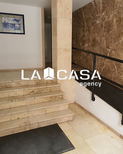 Foto a4810f5d-3444-47a5-a8d1-f6de59bcd1ab. Piso en Triana Este Sevilla