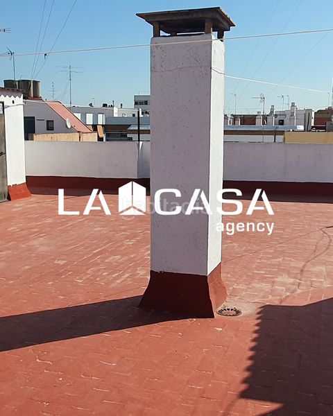 Foto d5bc1080-af31-42ed-9daf-c0a78c6a5cb9. Piso en Triana Este Sevilla