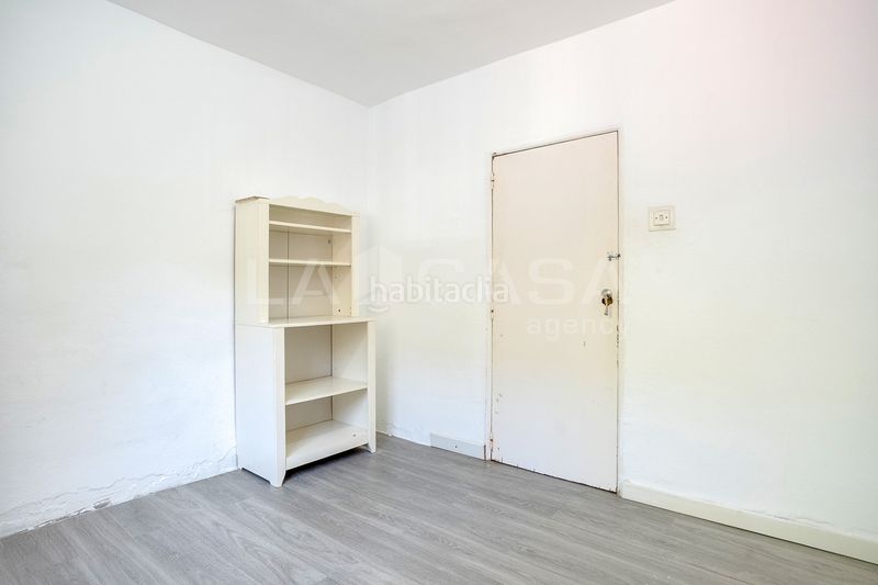 Foto 7a5cbf8d-6c3b-4aa3-8f6f-8ca355d0740e. Pis a La Verneda - La Pau Barcelona