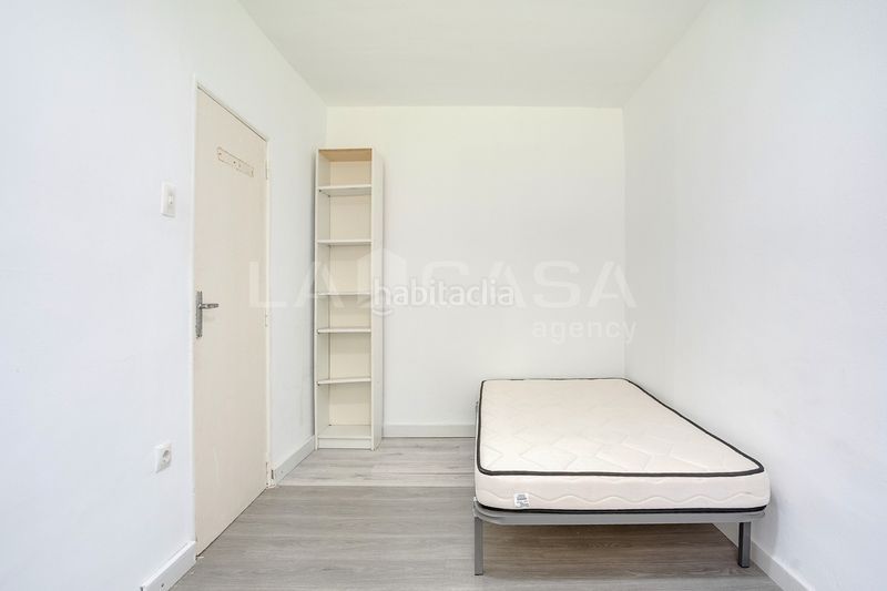 Foto c4b7ac03-d233-40ff-9c60-638a26a3714a. Pis a La Verneda - La Pau Barcelona