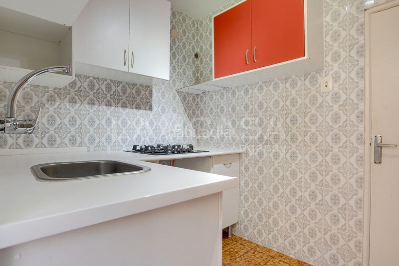 Foto d12c3f5a-f60a-4e54-99e9-4dced2612f01. Pis a La Verneda - La Pau Barcelona