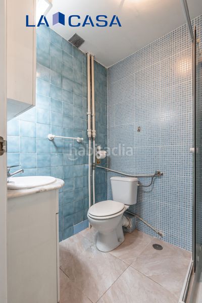 Foto 4e7aa315-a07d-4d10-b3ca-99d93e11372e. Pis amb calefacció a Guindalera Madrid