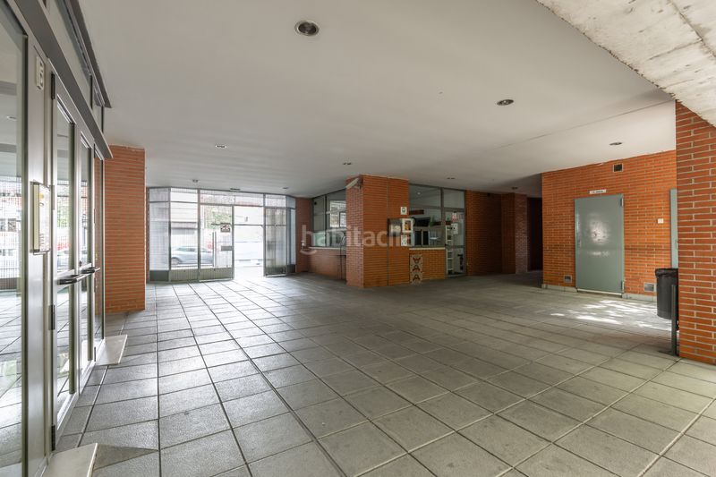 Foto af66eb34-a047-468e-bd63-16d06c8c8229. Pis amb calefacció aparcament piscina a Puerta Bonita Madrid