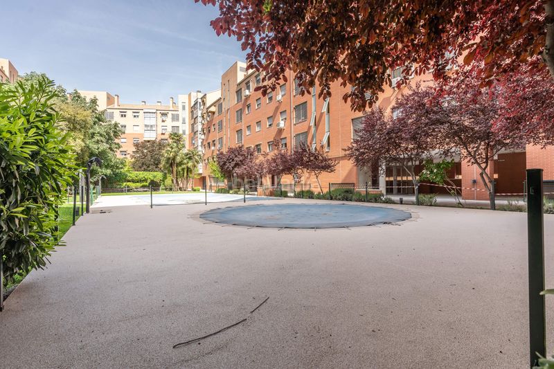 Foto ddc86746-c160-4fee-bd21-c25b00e212c3. Pis amb calefacció aparcament piscina a Puerta Bonita Madrid