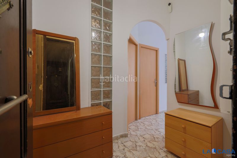 Foto c2fe8ddb-768e-4d1f-b473-bc7396ab2291. Pis a Hostafrancs Barcelona