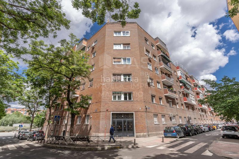 Foto b1d12715-2444-4965-902f-adc81981d33f. Piso en Imperial Madrid