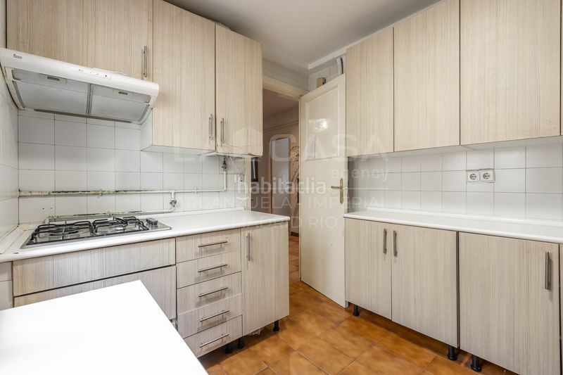 Foto b913d16a-521a-46f7-9b25-bb496c0a12d9. Piso en Imperial Madrid