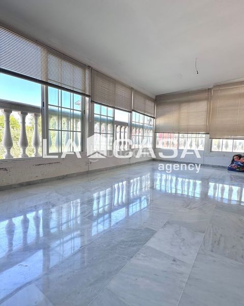Foto 0664b631-660b-4cd8-ae2f-54875a0c32c0. Casa adossada amb aparcament piscina a Gelves