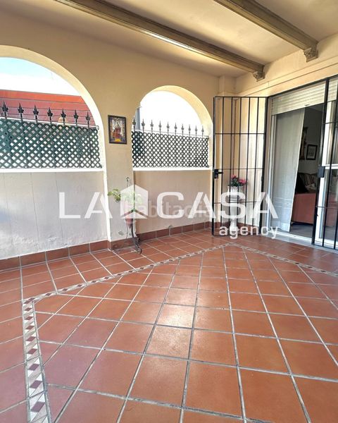 Foto 2b0a9420-83bc-4a56-ab72-d50ce5de2ed2. Casa adossada amb aparcament piscina a Gelves