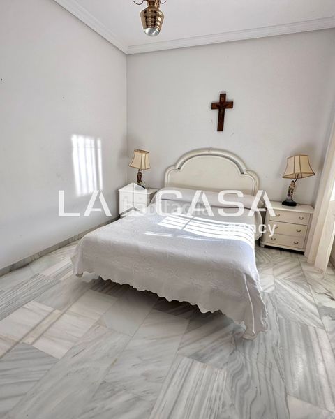 Foto 3a960c68-76f7-4541-9062-36c0451609f7. Casa adossada amb aparcament piscina a Gelves