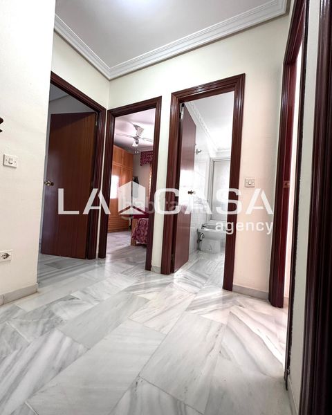 Foto d470a2cc-abb9-4e2d-9ab9-770cc841164f. Casa adossada amb aparcament piscina a Gelves