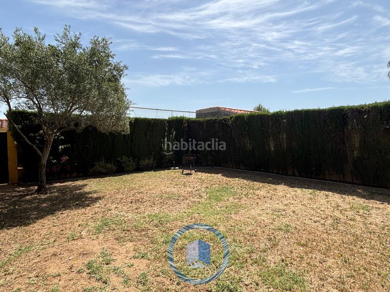 Foto 30741d64-f2ae-4d89-a2dd-fa72f5205f08. Casa aparellada a Condequinto Montequinto