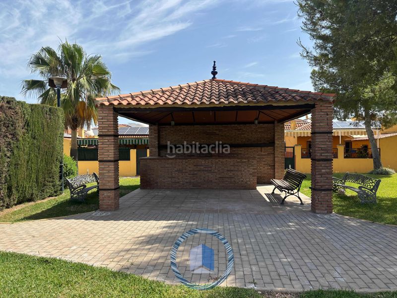 Foto 6c44df74-acc0-49d9-b76a-9bce0d679cbc. Casa aparellada a Condequinto Montequinto