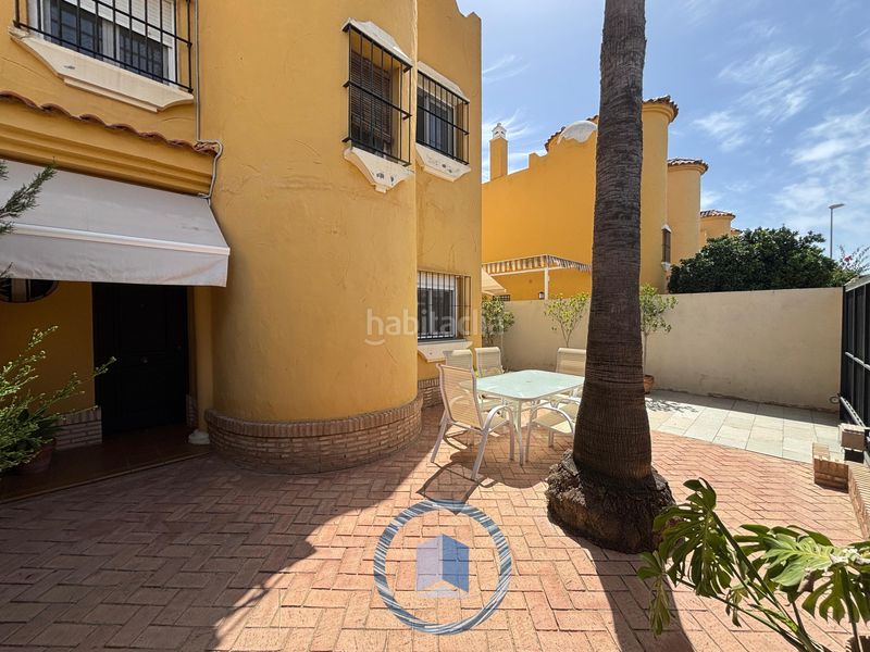 Foto eff3a870-eb08-4250-8c7f-0d250b6233a8. Casa aparellada a Condequinto Montequinto