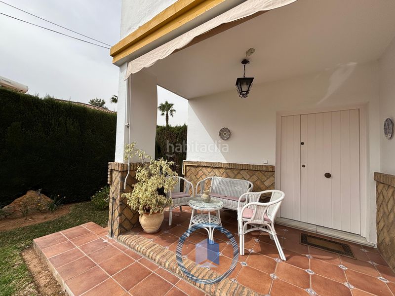 Foto df3dc0a8-f16f-48f8-ab73-d4cb46ba89d4. Chalet en cerros de Montequinto Montequinto