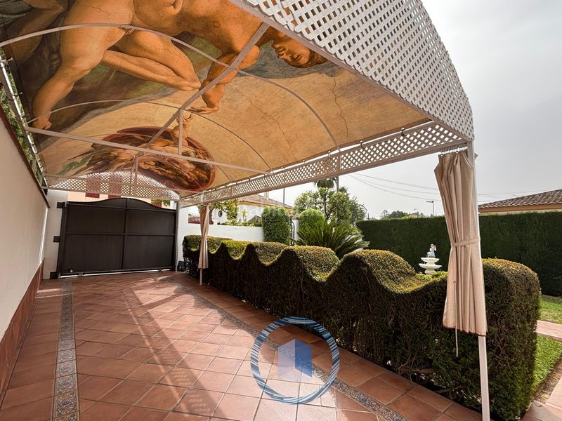 Foto f5b2adfc-0160-4586-bf36-d71f757baf1e. Chalet en cerros de Montequinto Montequinto