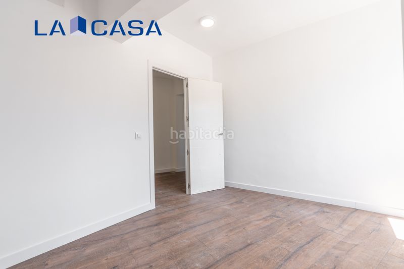 Foto 5e8531f1-8975-42e3-a910-c7172a902257. Piso en Moscardó Madrid