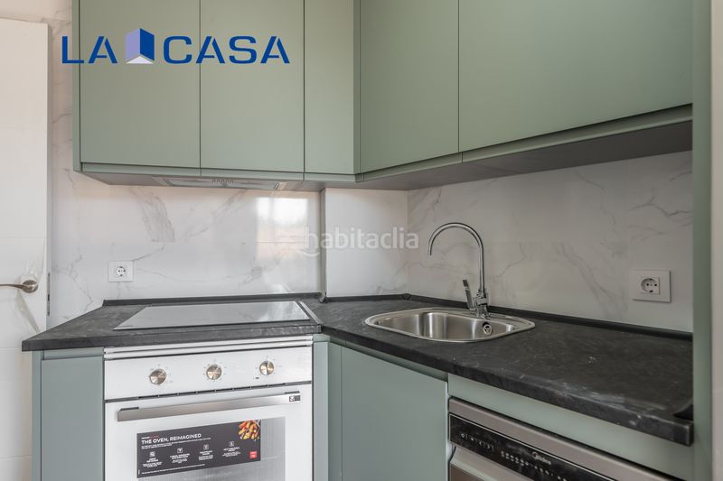 Foto cd4e563a-52f5-4025-8f0c-e971368b060f. Piso en Moscardó Madrid