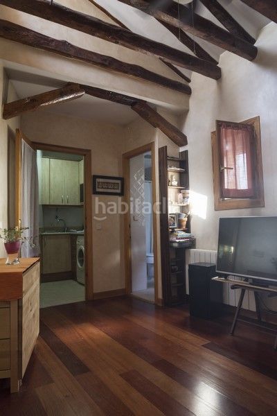 Foto c0cfc844-f9a6-4e9c-a30c-fd2d7ba41bed. Pis a Embajadores-Lavapiés Madrid