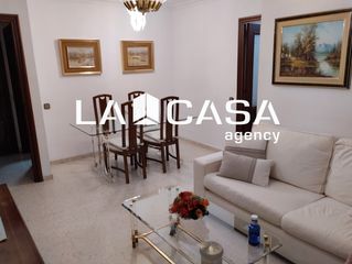 Pis a Calle Santa María del Rocío