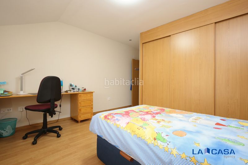Foto 93bb5ba3-9dd1-4869-a76a-ae552a100731. Casa adossada a Carranque