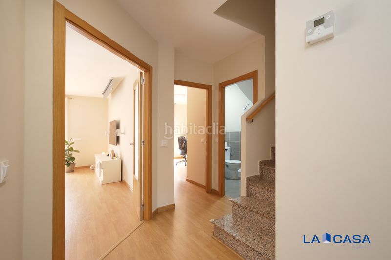 Foto c38646f8-f421-4e20-8538-4228762595ef. Casa adossada a Carranque
