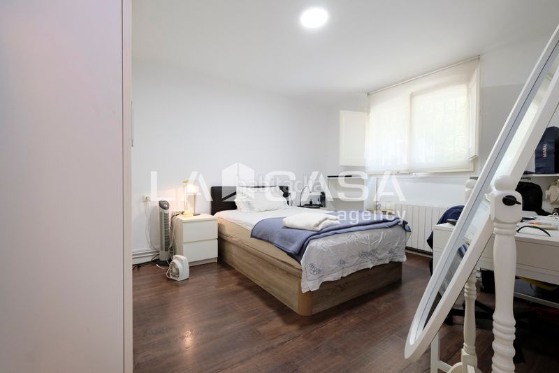 Foto 18414942-c452-498b-83ac-7289fcd6c990. Pis amb calefacció a Montbau Barcelona