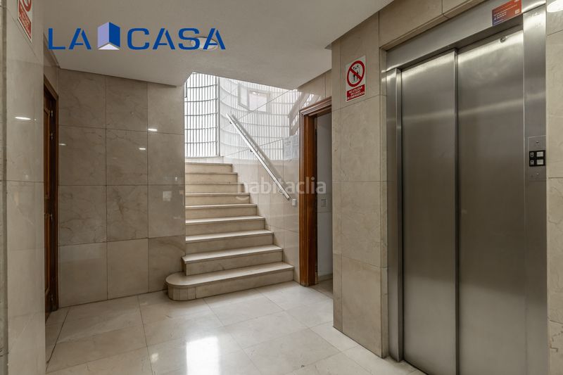 Foto 058c4c9f-0b7b-415f-b8a7-e35437afc805. Pis amb piscina a Acacias Madrid