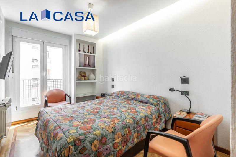 Foto 0688d25e-d050-4916-93c7-f7e469cdd497. Pis amb piscina a Acacias Madrid