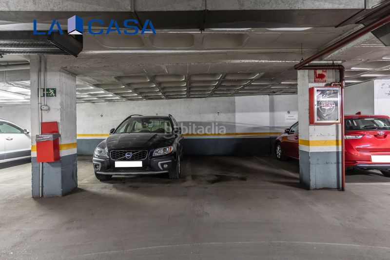 Foto 5aa7745f-b377-46f0-b4e9-d9f7866eb915. Pis amb piscina a Acacias Madrid